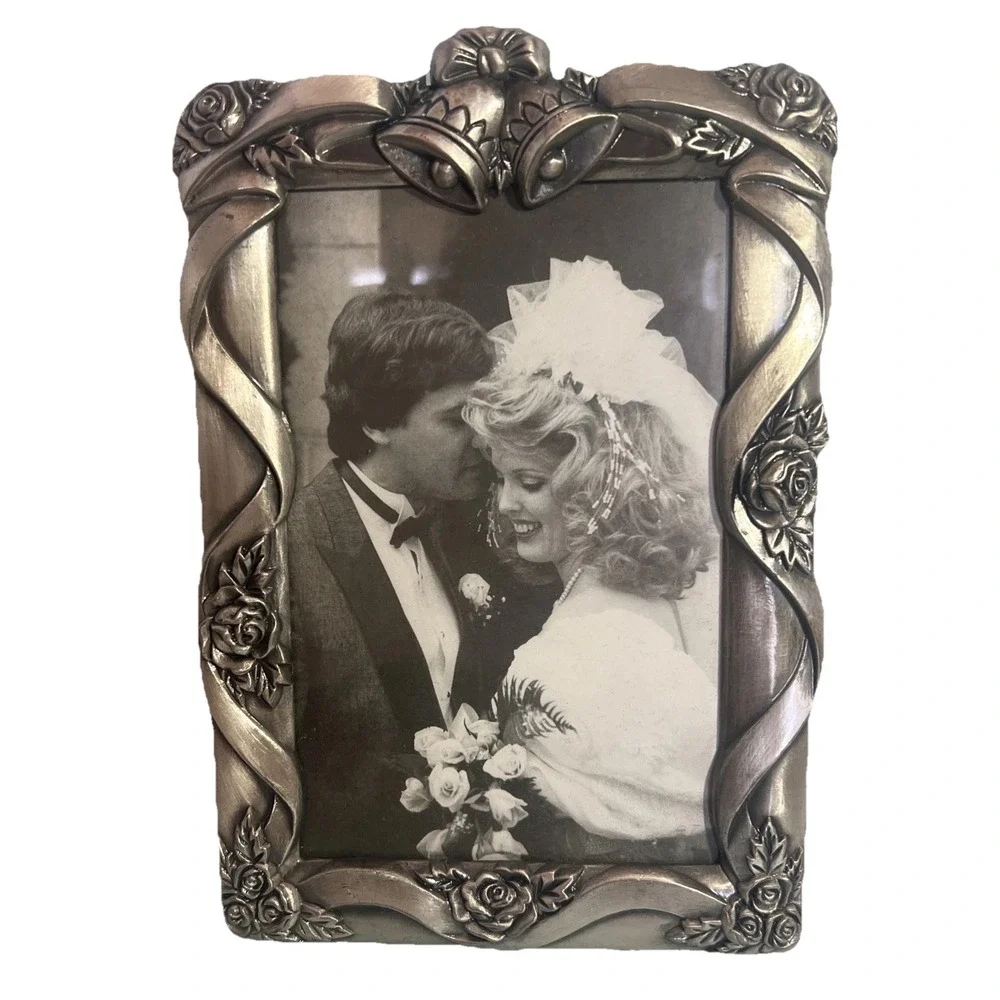 Vintage Royal Limited Silver Tone 4x6 Rose Trellis Album Frame Open Box